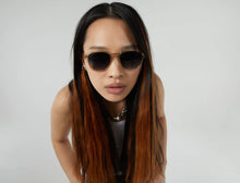 Lade das Bild in den Galerie-Viewer, Matty Blue Sands Sonnenbrille
