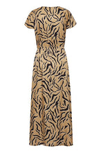 Lade das Bild in den Galerie-Viewer, PZALISA Dress /  Brown Animal Printed
