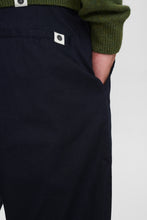 Lade das Bild in den Galerie-Viewer, AKJULIUS COTTON PLEAT PANT
